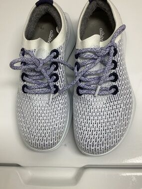 allbirds Womens Knit Sneakers in White and Navy